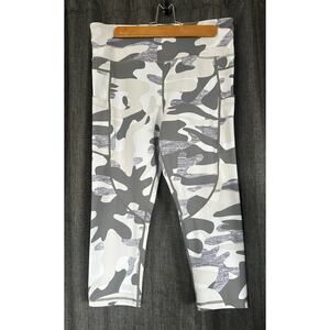 Zyia Active Gray Camo Light N Tight Capri
